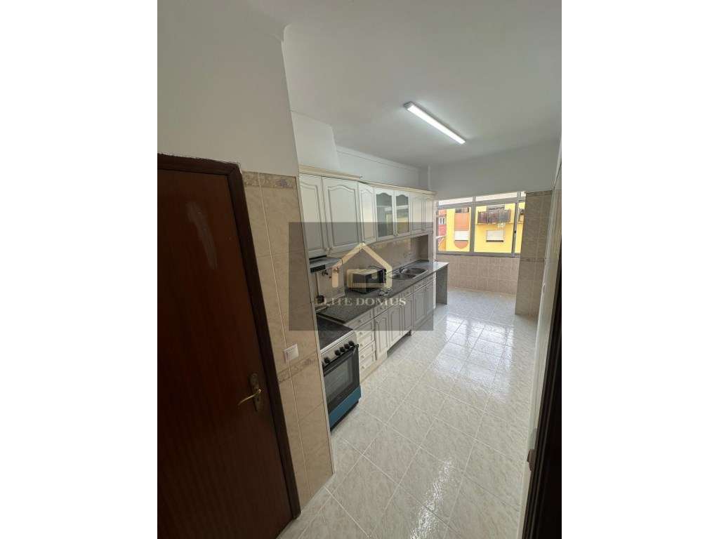Oportunidade única - Apartamento T2 com 67m² - Remodelado - 2º anda... - Grande imagem: 4/9