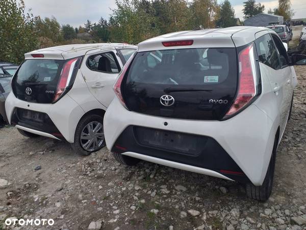 Toyota AYGO II panel nawiewu klimatyzacji - 10