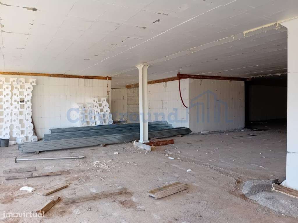 Apartamento T2 em Condomínio Fechado nos Pousos - Tecnologia Verde-11