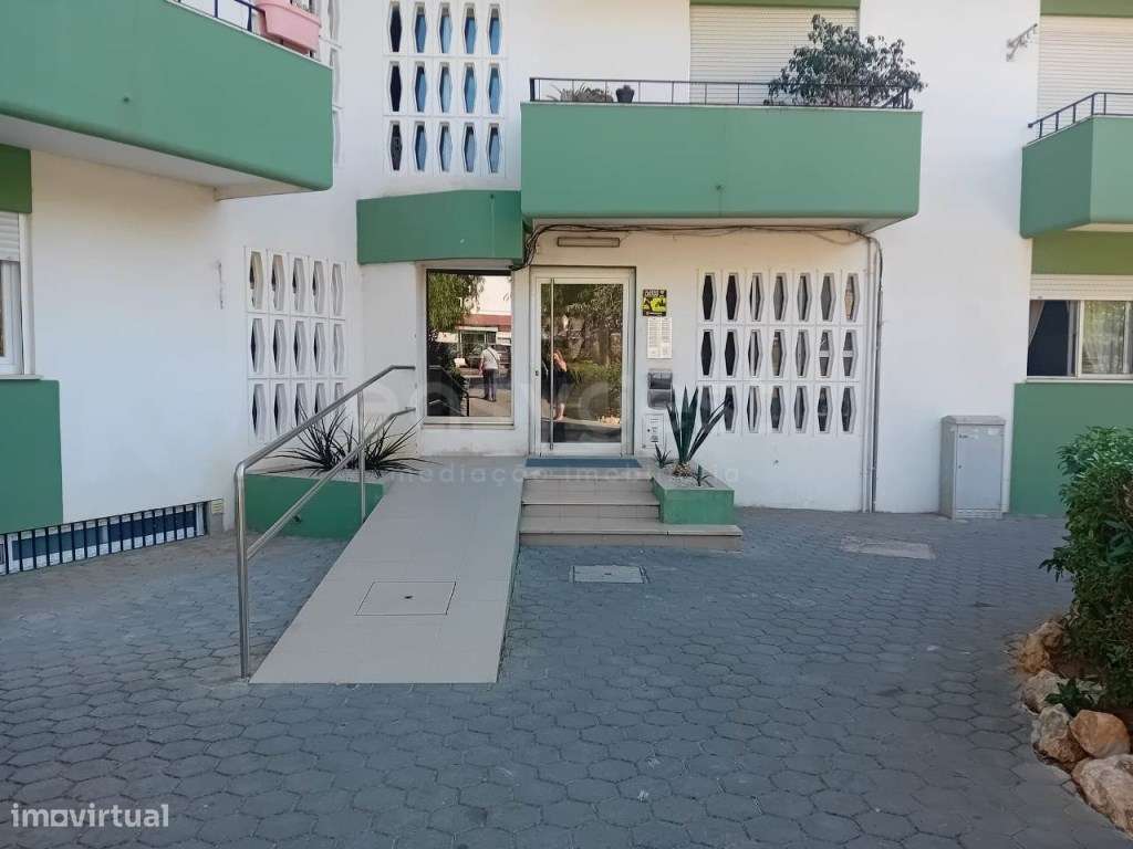 Apartamento T2 no centro de Portimão com varandas e vista para a Serra - Grande imagem: 2/15