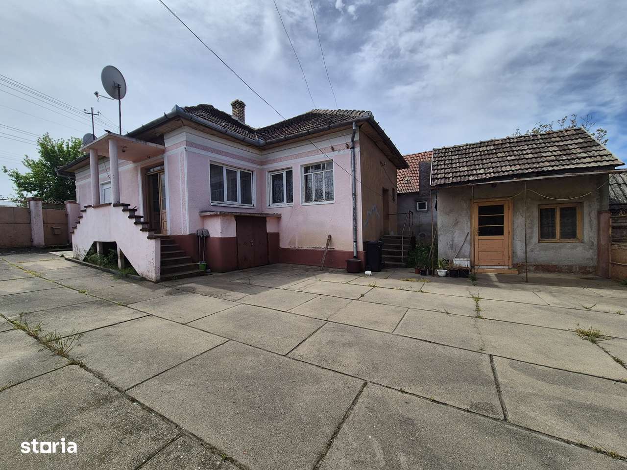 Casă cu teren generos în Covăsânț - zonă de deal, liniște și aer curat-3
