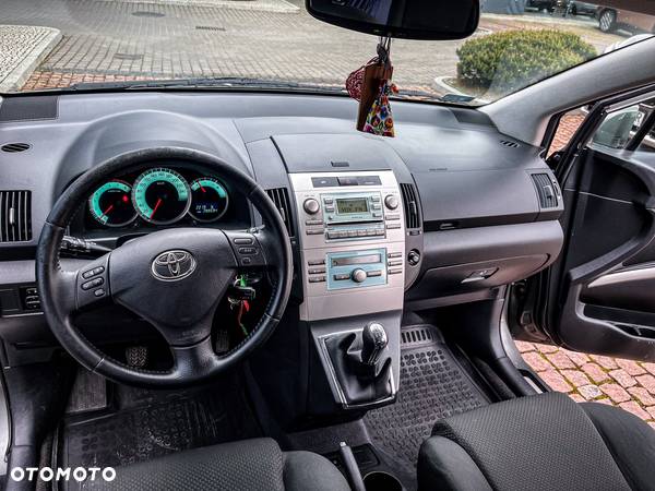 Toyota Corolla Verso 1.6 Premium - 26