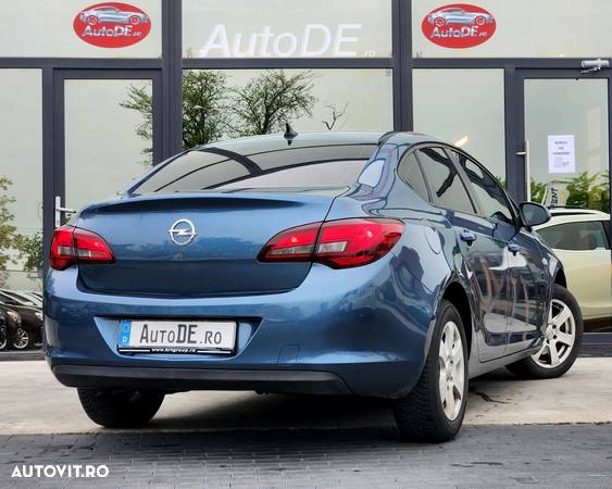 Opel Astra - 4