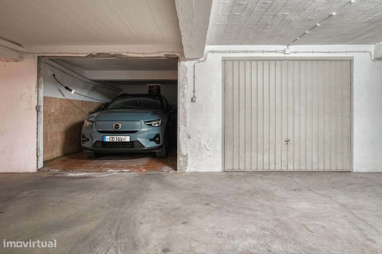 T2 Remodelado com Piscina a 500m da Marginal, Monte Estoril-16