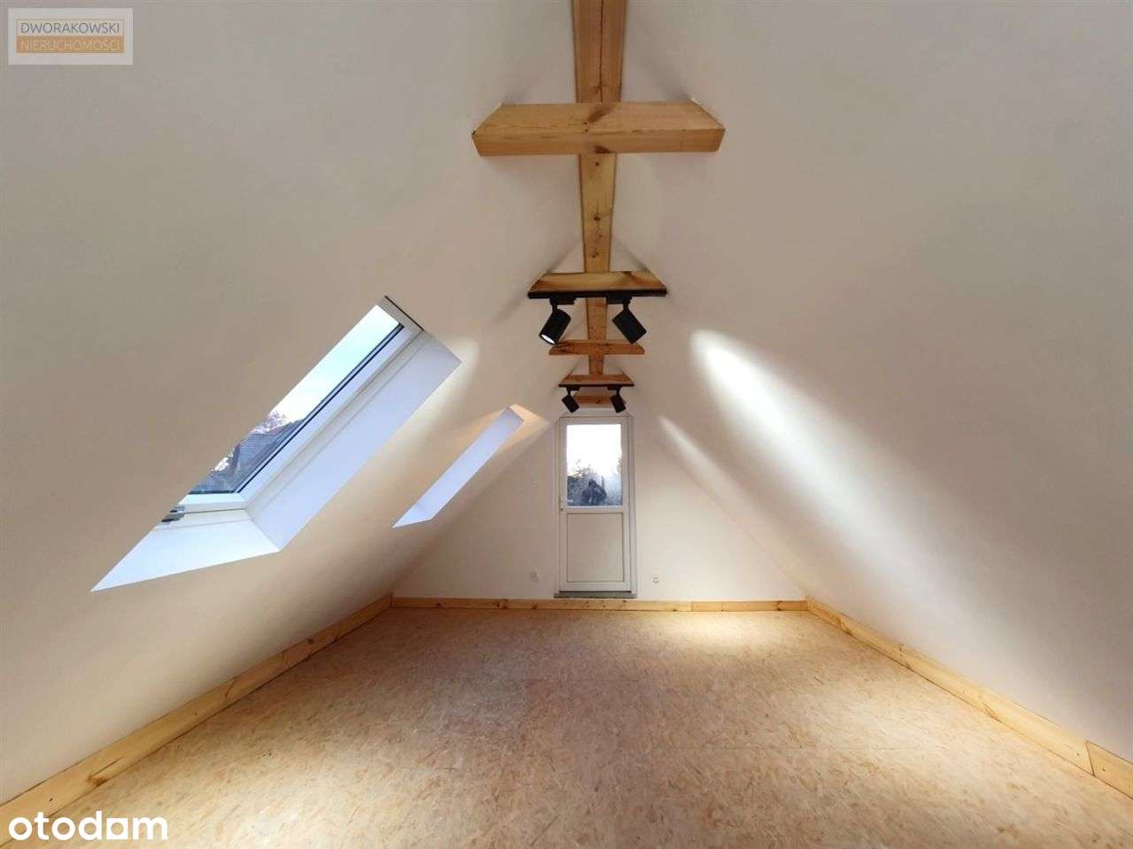 Dom bliźniak 140 m² + dobudówka 80 m², Psie Pole-8