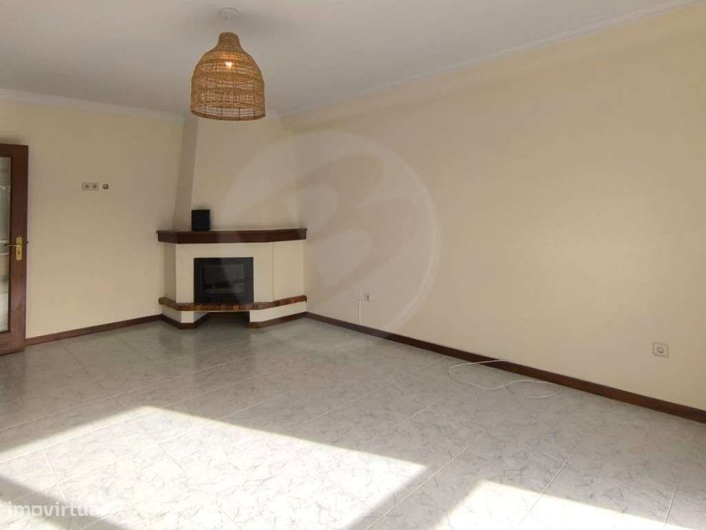 T2 + 1 para Arrendamento Anual em Gião - Grande imagem: 2/26