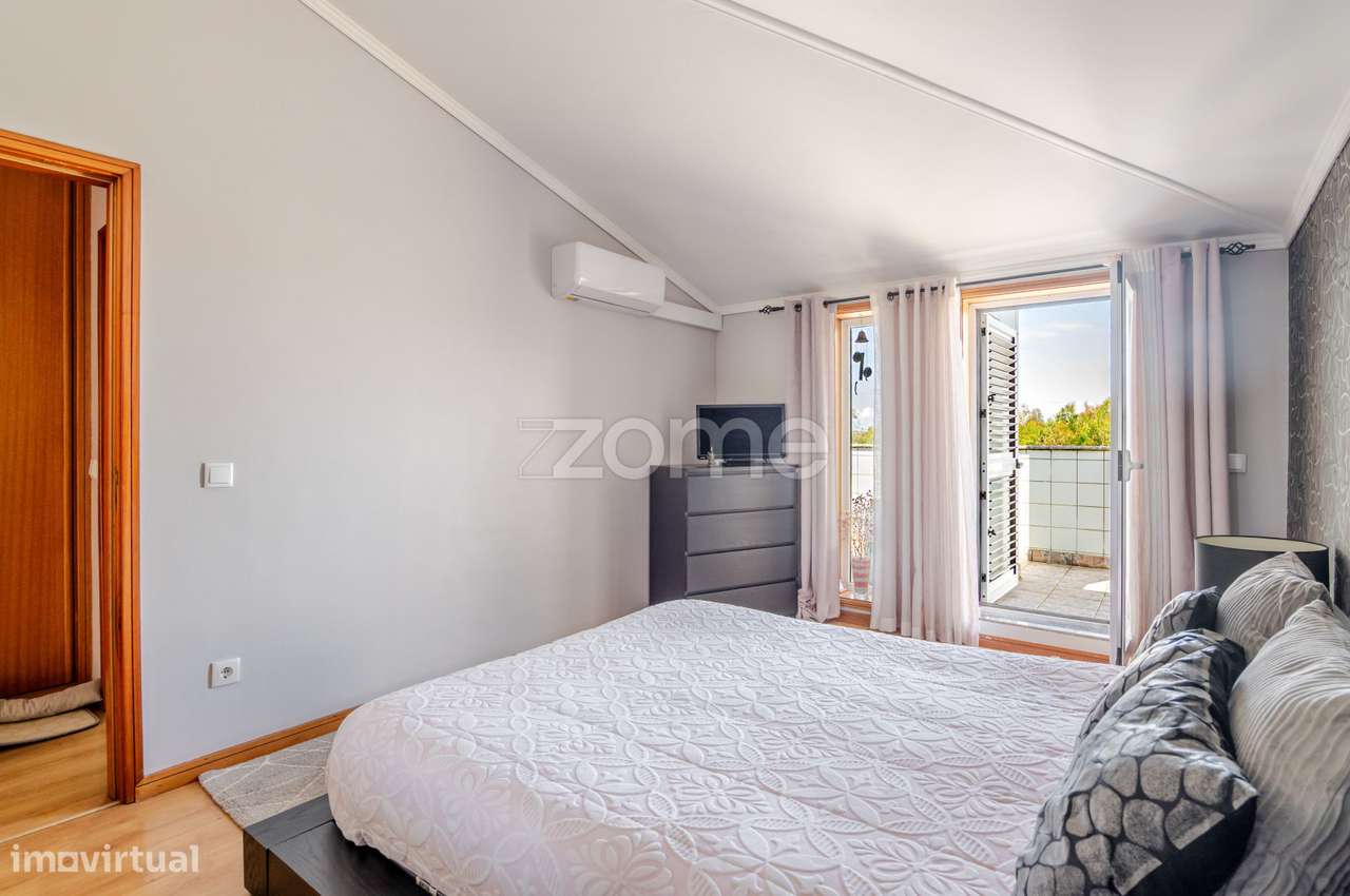 Duplex T3 com Terraço e Vista Mar em Gaia-35
