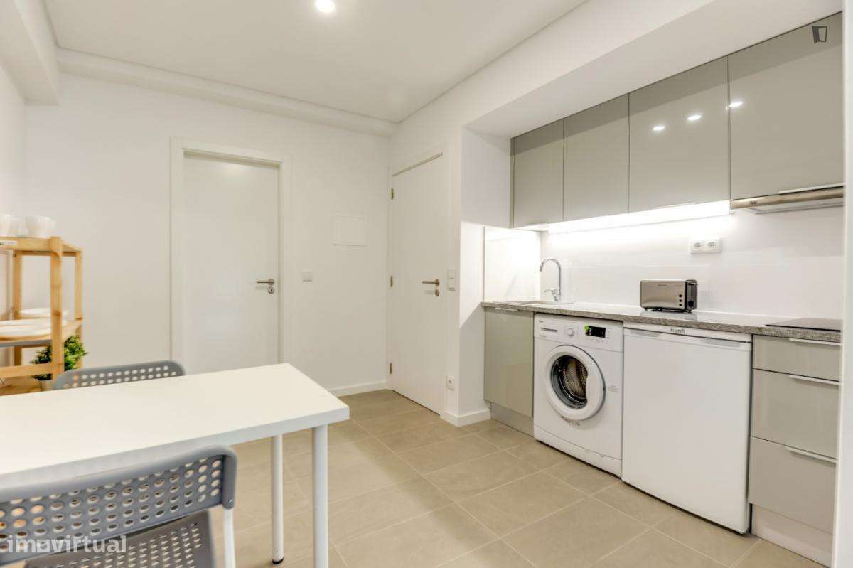 Estúdio - localizado em Baixa Coimbra - Grande imagem: 3/6