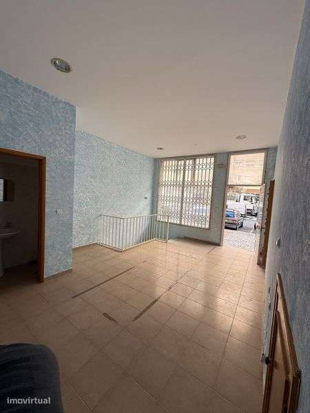 Loja Av. Fitares Rinchoa - Grande imagem: 4/8