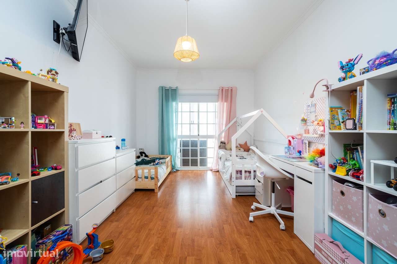Apartamento T2 em Fernão Ferro: O Refúgio Perfeito para a Sua Família-12