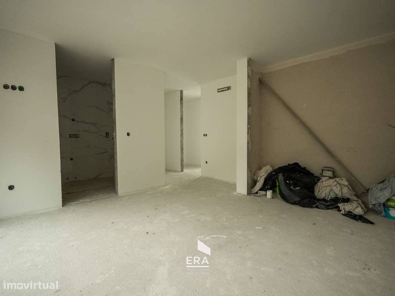 Moradia V3 com piscina em Roriz, Santo Tirso-19