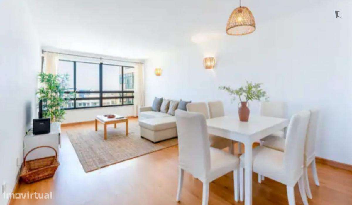 Apartamento com 2 quartos - localizado em Portimao - Grande imagem: 4/8