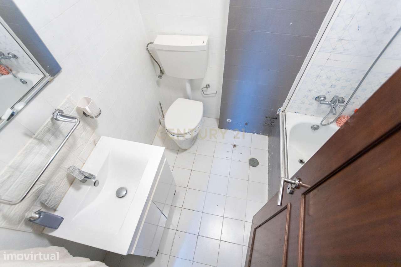 Apart. T2 com 96 m2 na Póvoa de Santo Adrião – Alameda Fernando Namora-13