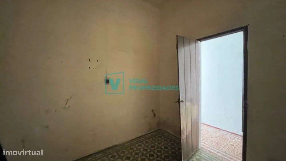 T2 em banda com garagem, jardim e terraço em Faro-9