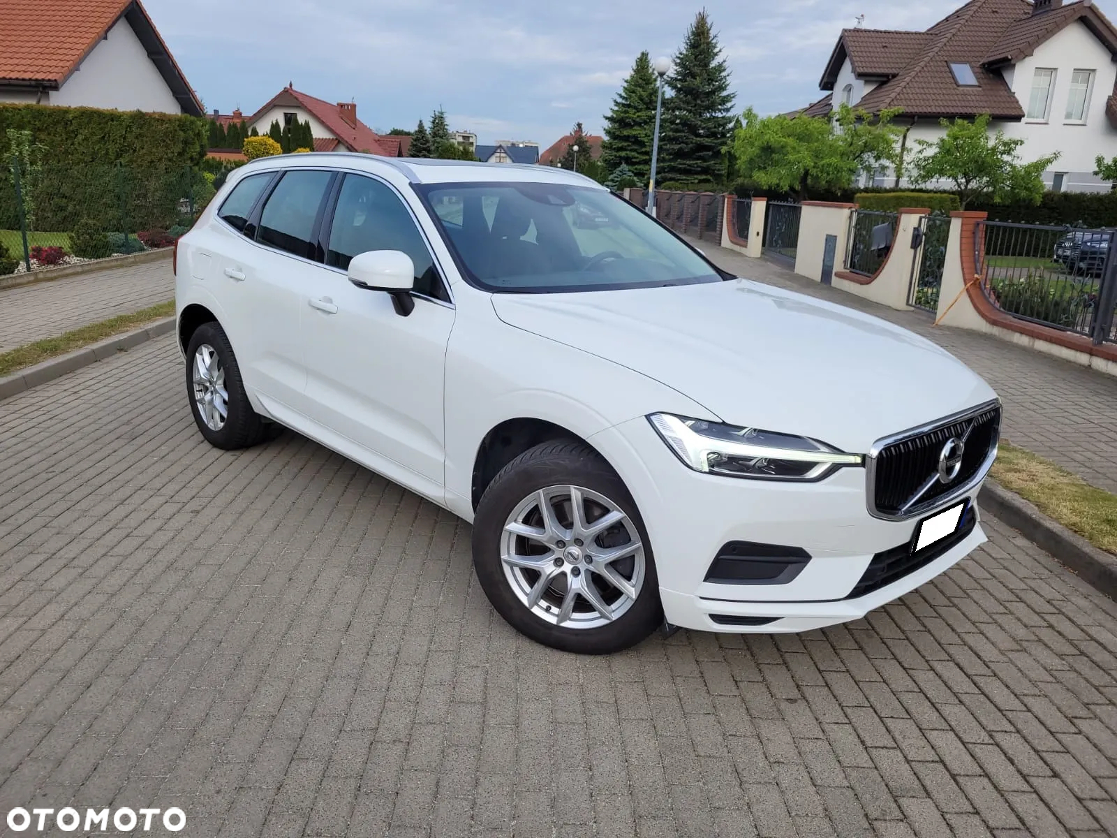 Volvo XC 60 B4 D AWD Geartronic Momentum Pro - 3