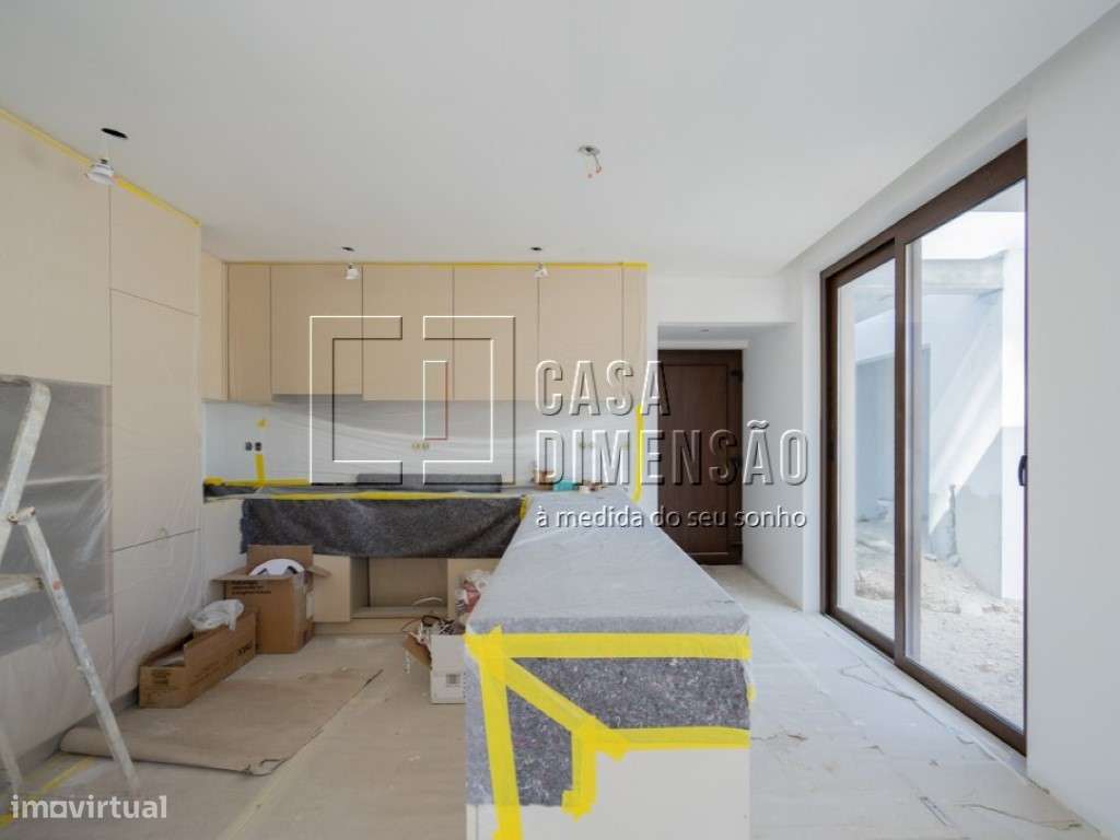Moradia isolada de tipologia T3 na melhor zona da Aroeira, com Pisc...-7