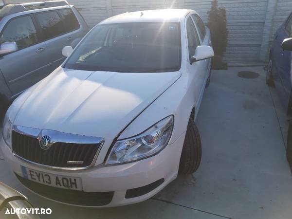 Dezmembrez Skoda Octavia berlina 1.6 diesel - 1