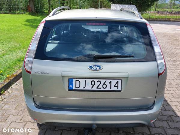 Ford Focus 1.6 Ambiente - 8