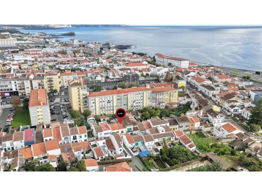 Moradia T4+1 com Quintal e Localização Premium junto às Portas do M... - Grande imagem: 3/23