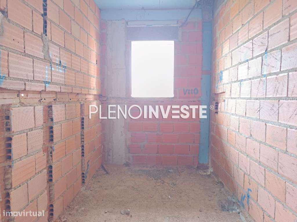 Moradia nova com piscina em Fernão Ferro-11