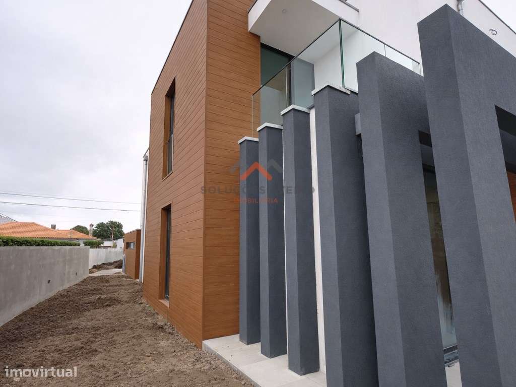 Moradia T4 em Aradas, a 1km das Glicinias! - Grande imagem: 4/14