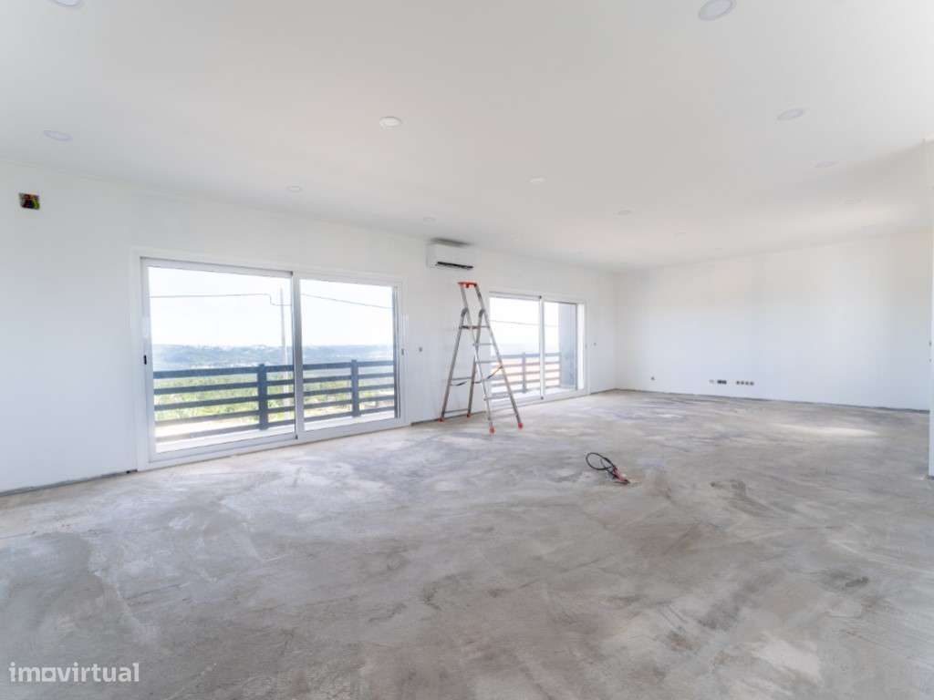 Moradia com 6 quartos e vistas sobre a serra - Grande imagem: 3/39