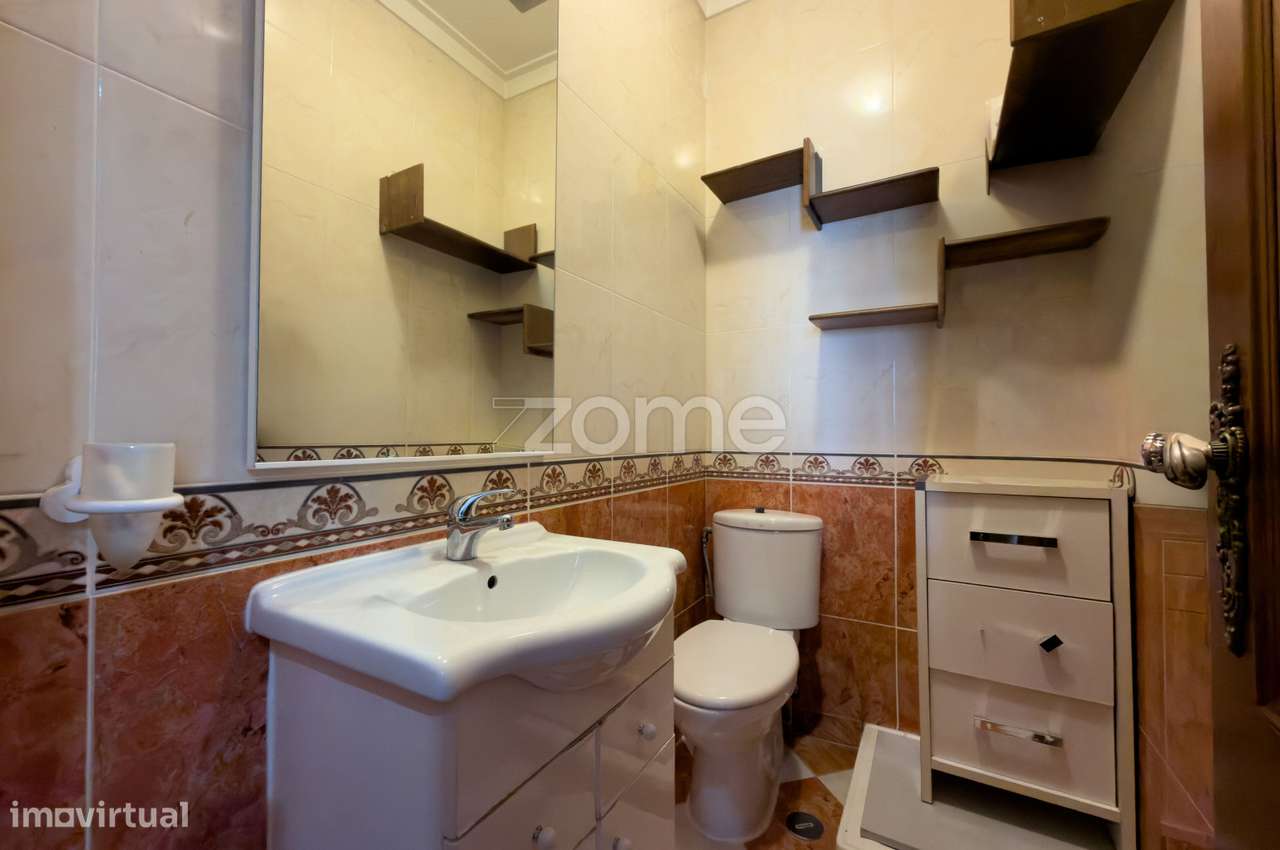 Moradia T4 c/ garagem e 435m2 de terreno - Famões-21