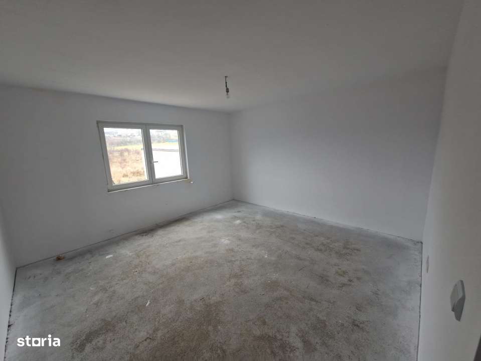 Casa individuala, decomandata, 10 camere, 210 mp., teren 15000mp., zon - Imagine principală: 5/16