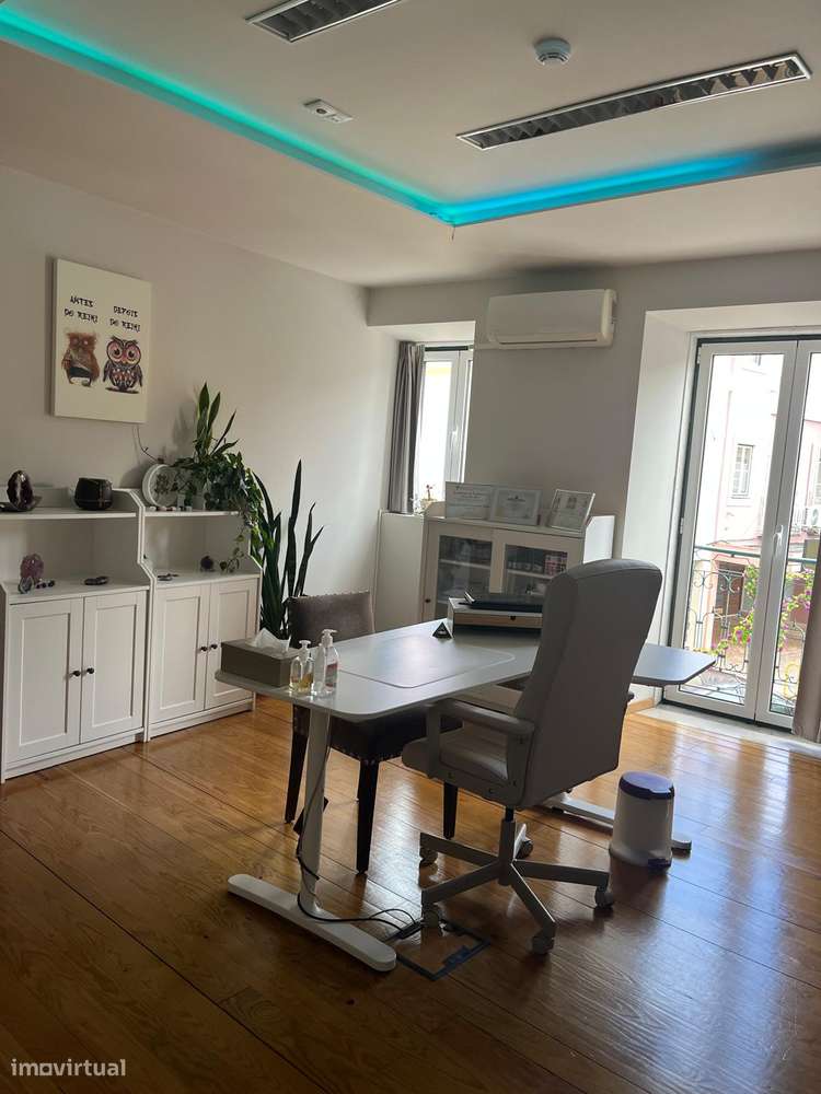 Prédio- 3 pisos de comercio/serviços e  apartamento - Centro Setúbal - Grande imagem: 5/23