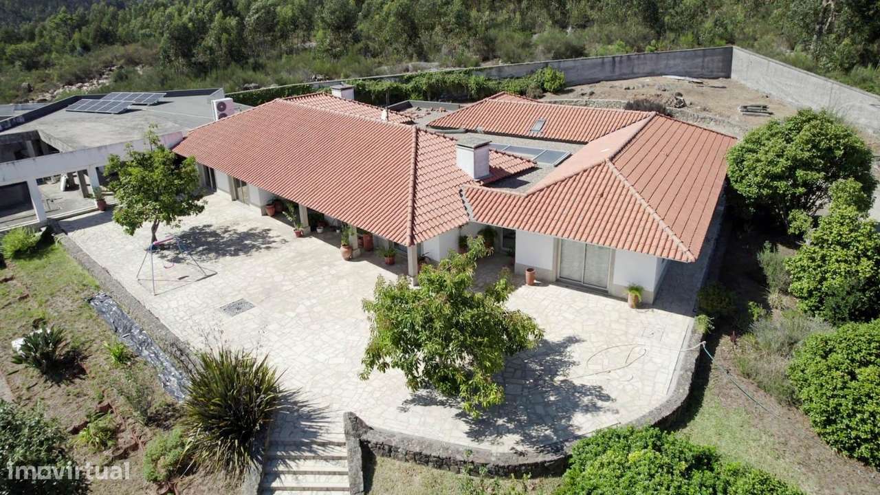 Moradia Térrea de 596m2 em Terreno de 10.000m2 | Paços de...-49