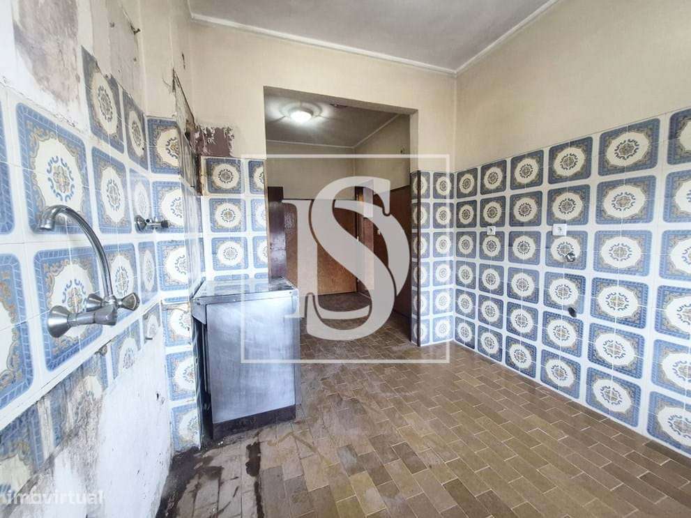 Apartamento T3 em remodelação – Cruz de Pau (Amora)-11
