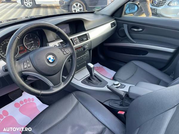 BMW Seria 3 320d DPF Touring Aut. - 6