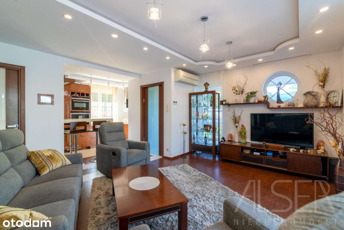 Murowany dom w Hiszpańskim stylu | Prywatność |-9