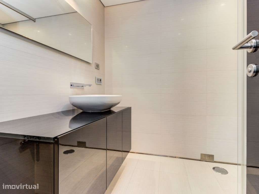 Apartamento T5 + 1 no Condomínio Jardins São Lourenço - Lisboa-20