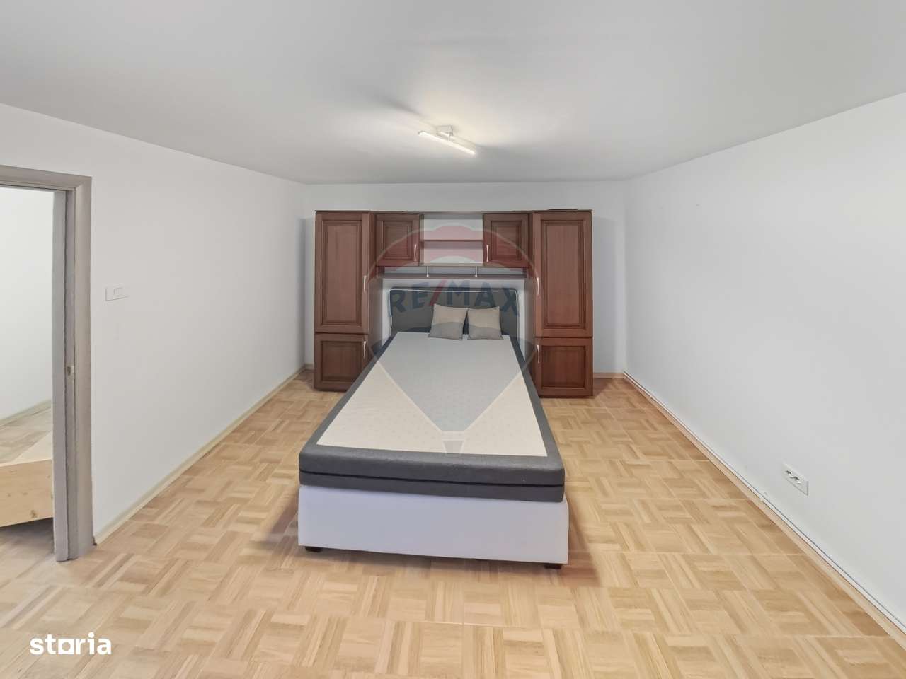 Casa cu teren de vanzare in Lespezi-3