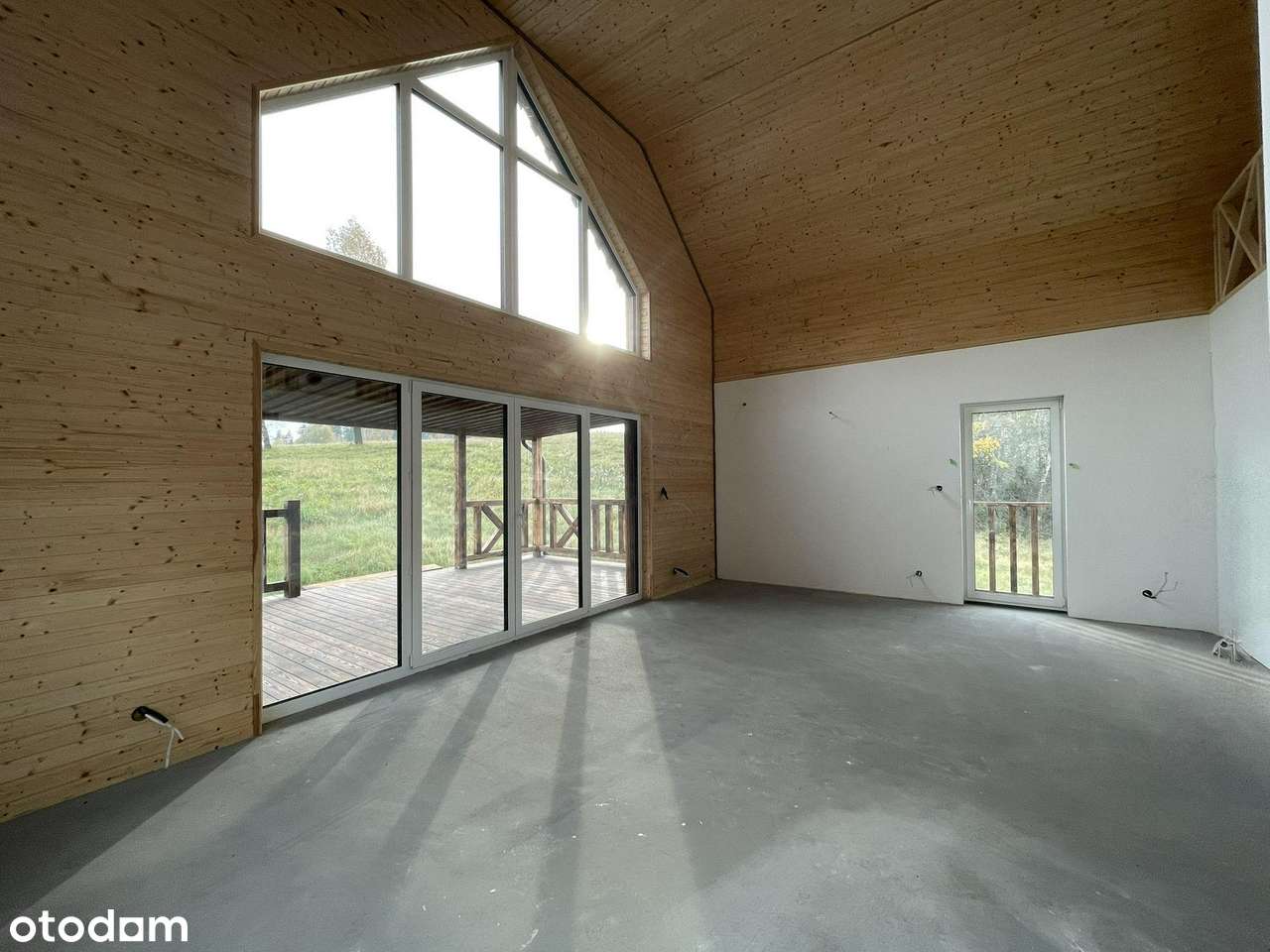 Nowoczesny dom z antresolą i garażem w otoczeniu lasu i jezior - Pełny obrazek: 4/19