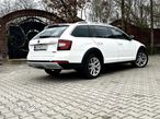 Skoda Octavia Scout 2.0 TDI 4x4 DSG - 11