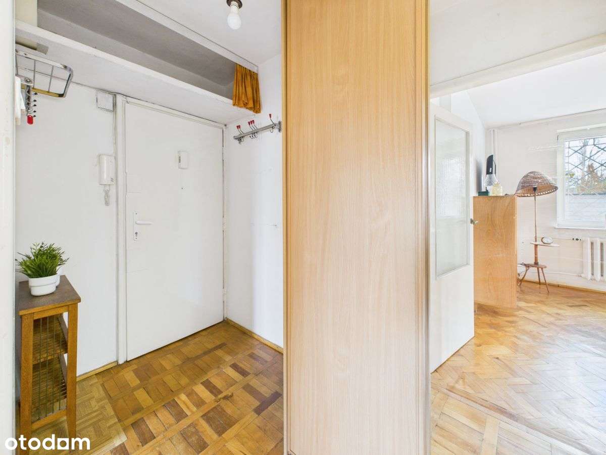 Jasne kompaktowe mieszkanie z widną kuchnią-10