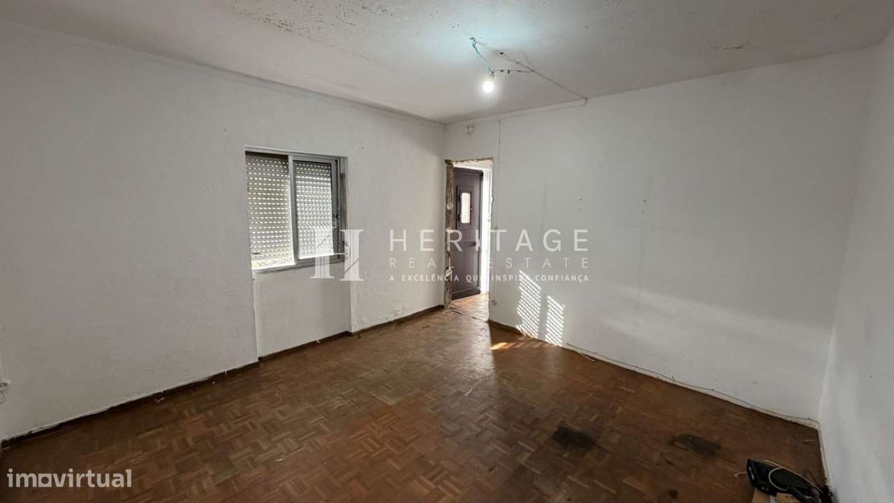 Moradia T2 a necessitar de obras e em fase de legalização-8