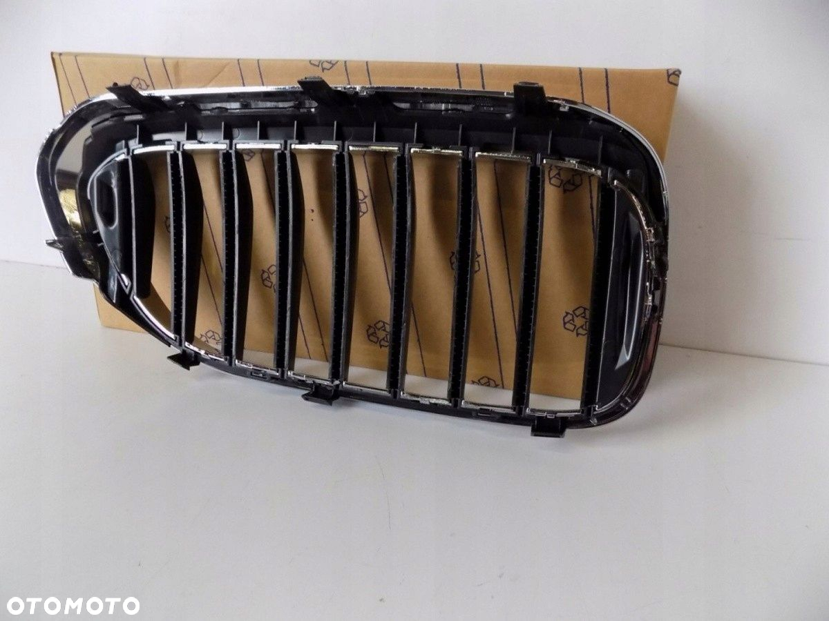 BMW 5 G30/G31 Nerka / Grill zderzaka lewa - 3829 - 4