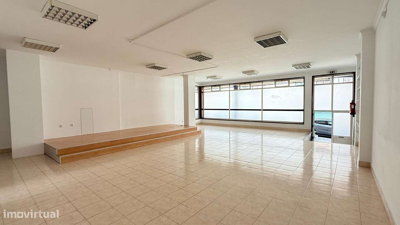 Loja com 135m2 em Ermesinde-8