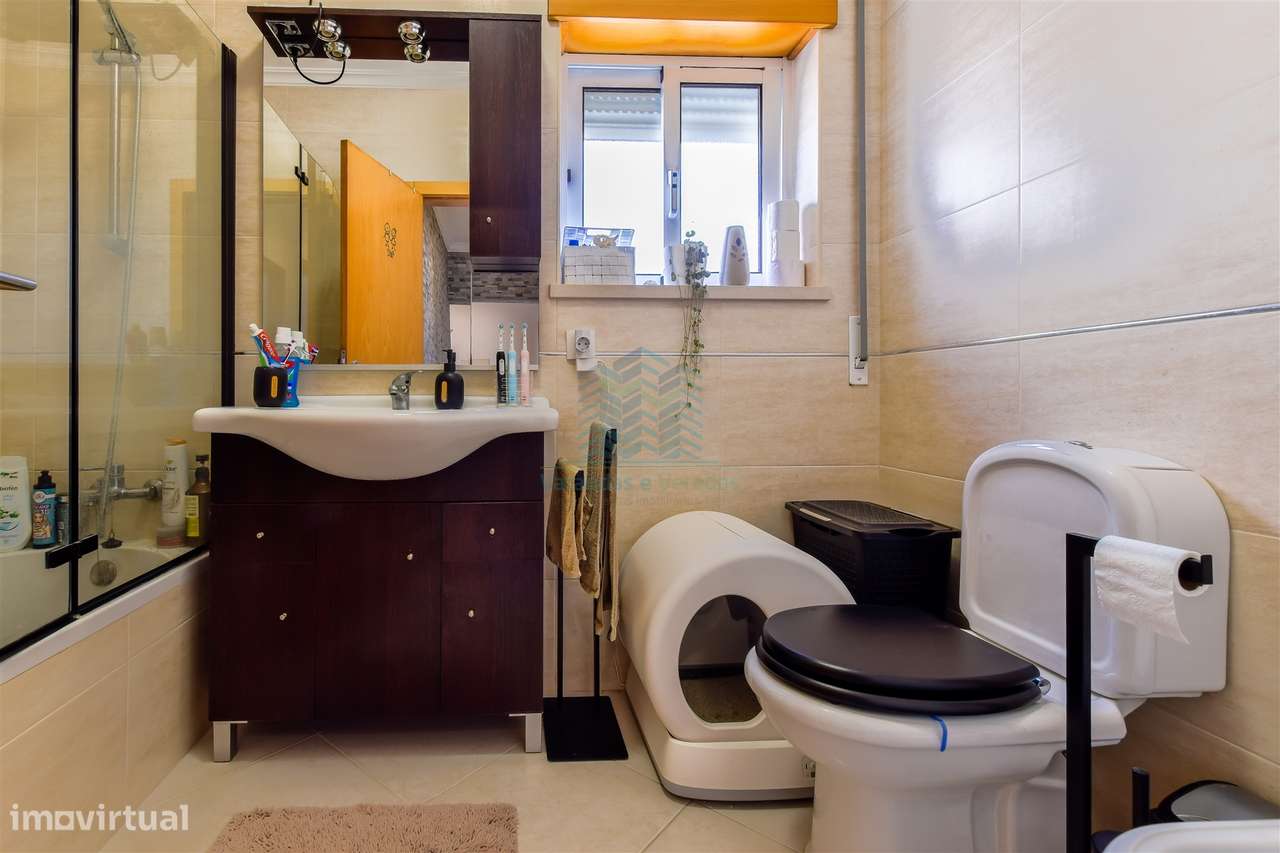 Apartamento T3 com Garagem e Arrecadação em Torres Novas-11