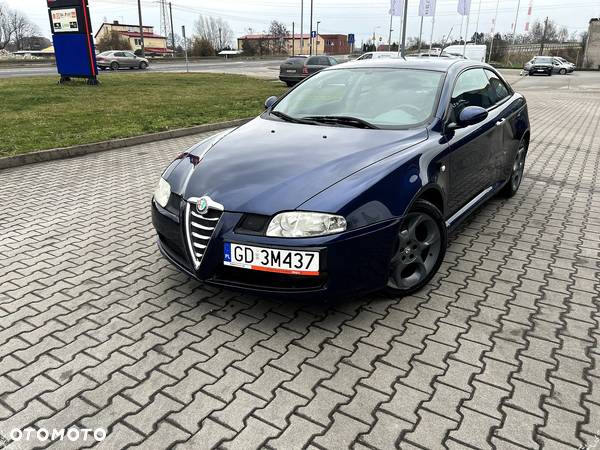 Alfa Romeo GT 2.0JTS Distinctive - 1