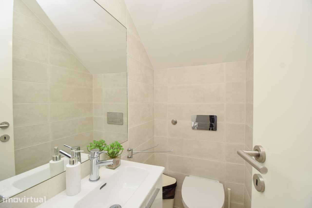 Moradia T4 com Piscina e Jardim em Alcabideche, Cascais-41