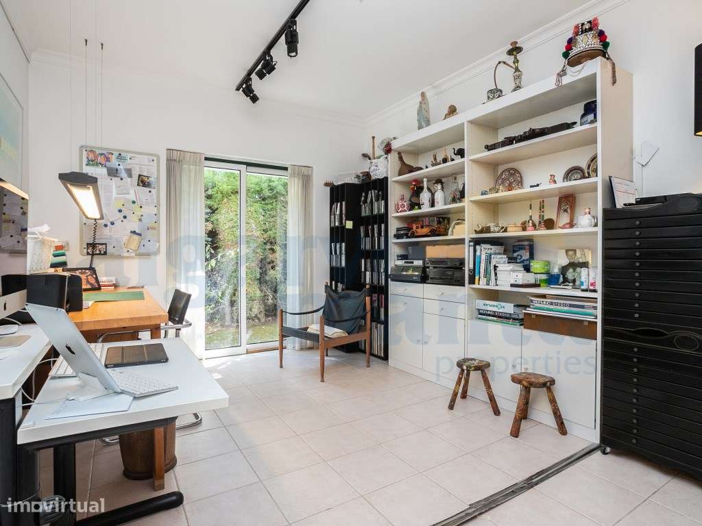Moradia T5 com Jardim e Piscina + Lote Urbano para construção - Cas...-18
