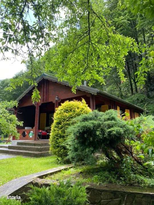 Pensiune montana cu 3200 mp teren in Bicaz, judet Neamt - Imagine principală: 1/11