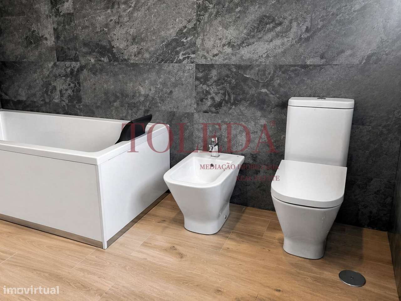 Moradia Isolada T5 com lote de 850m2-19