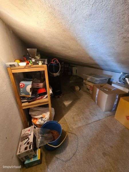 T4 Duplex, 227m², terraço, garagem fechada para 2 carros. - Grande imagem: 5/12