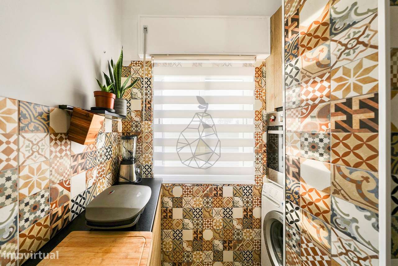 T2 em Bemposta com arrecadação privativa e terraço comum espaçoso  - A-9