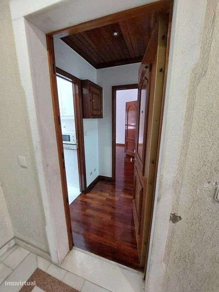 T0 no Lumiar próximo ao Sporting e Hospital Pulido Valente - Grande imagem: 4/12